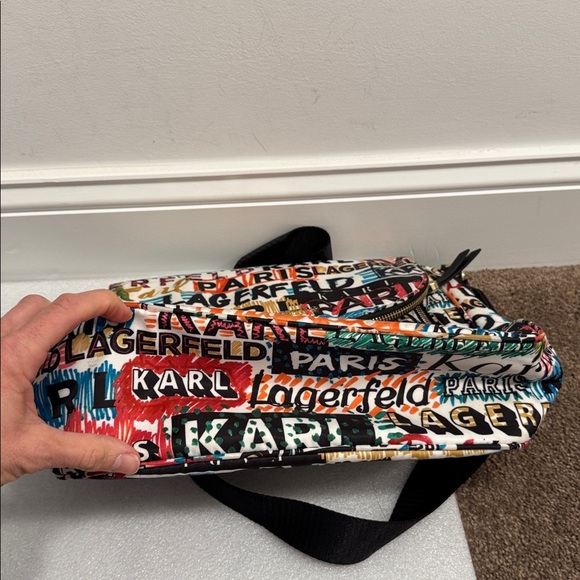 Karl Lagerfeld Paris scribble messenger crossbody shoulder bag - Picture 4 of 10